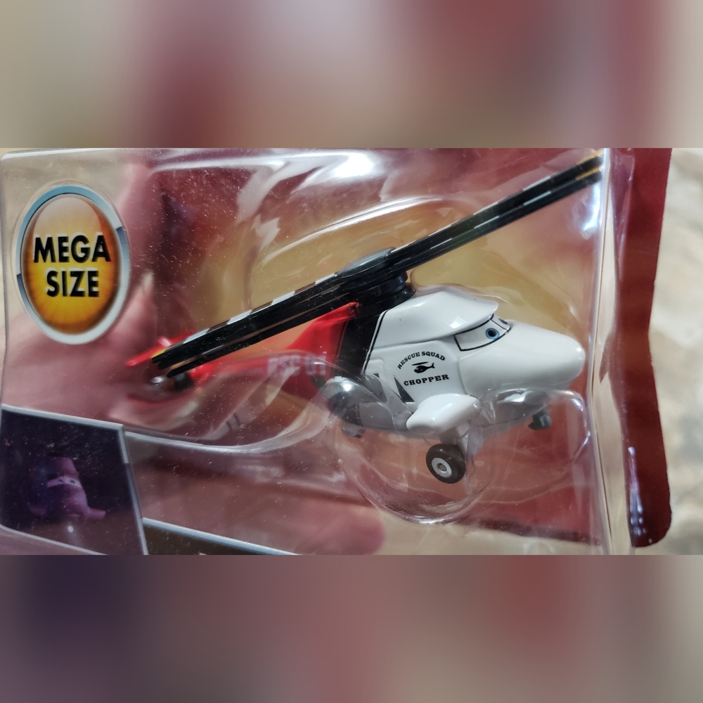 Cars Toon Rescue Squad Chopper - Picture 2 of 11